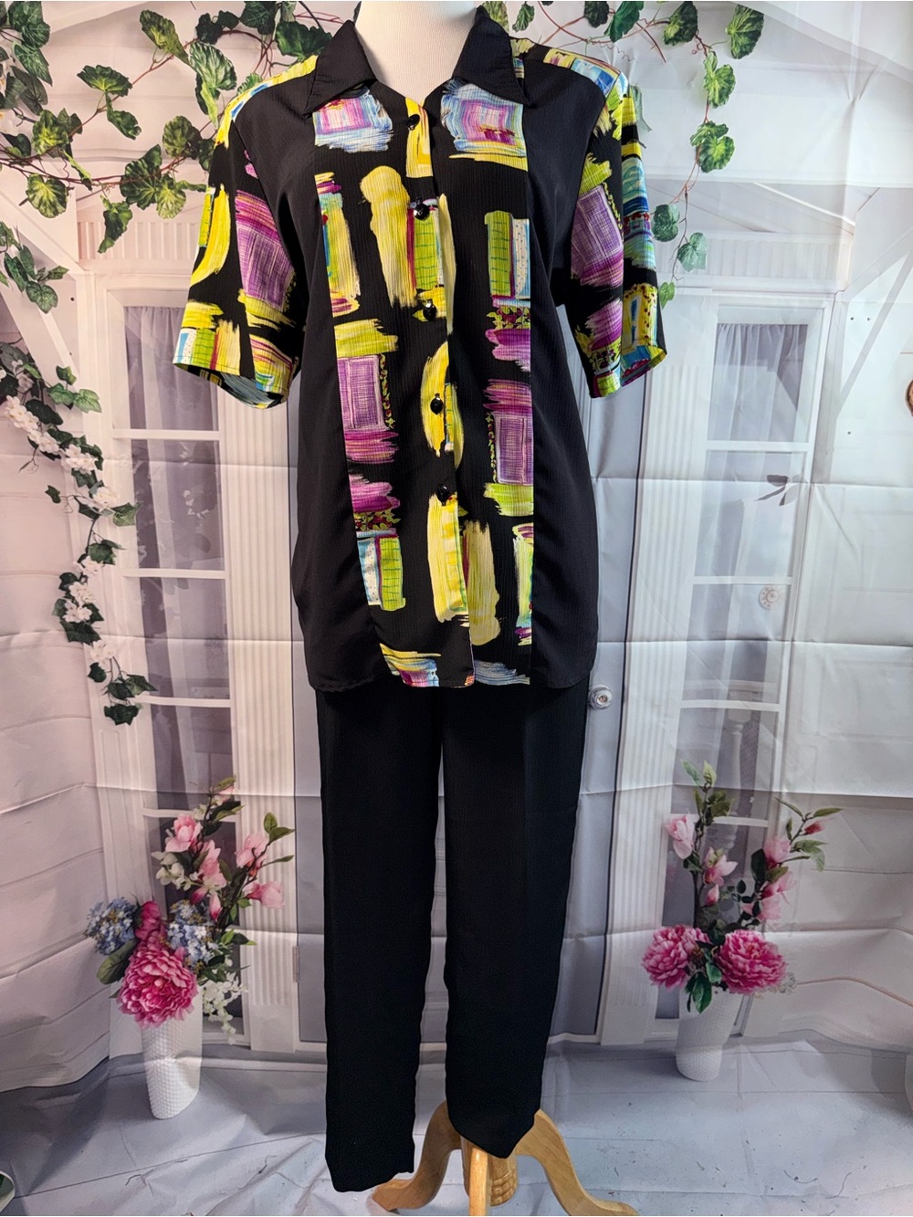 2008-Vintage Maggie Sweet Black Abstract-Brush Pantsuit w/Yellow & Pink Accent